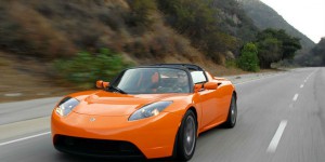 Tesla Roadster oranje 2 2 2